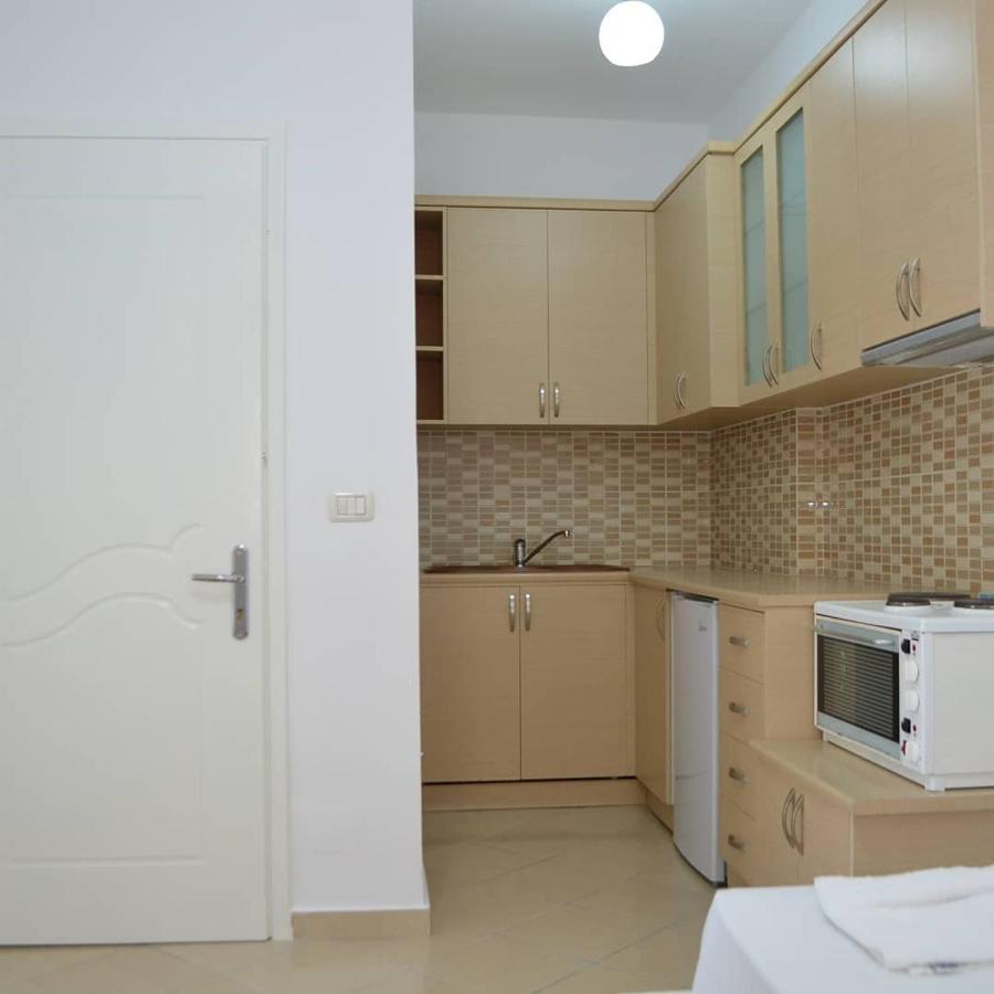 Noah Apartaments Sarandë エクステリア 写真