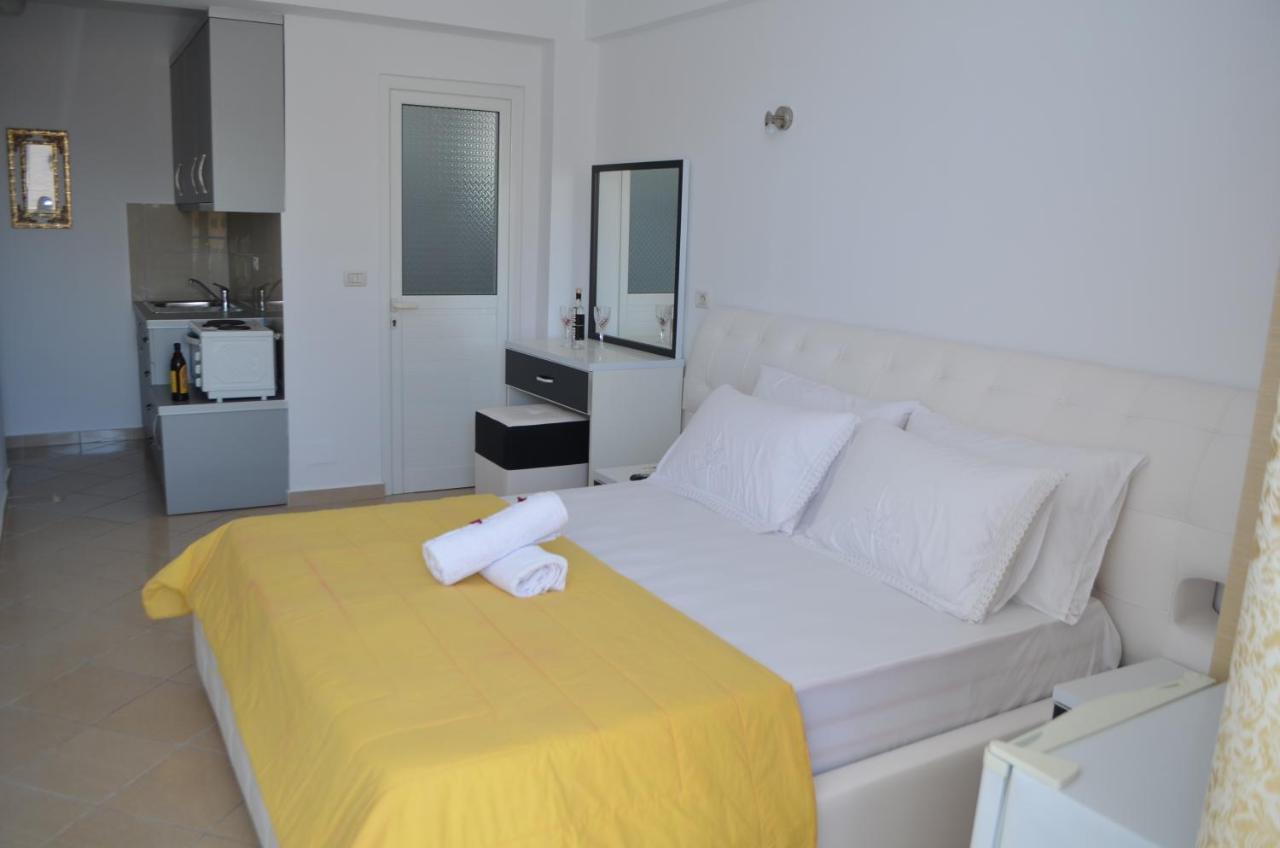 Noah Apartaments Sarandë エクステリア 写真