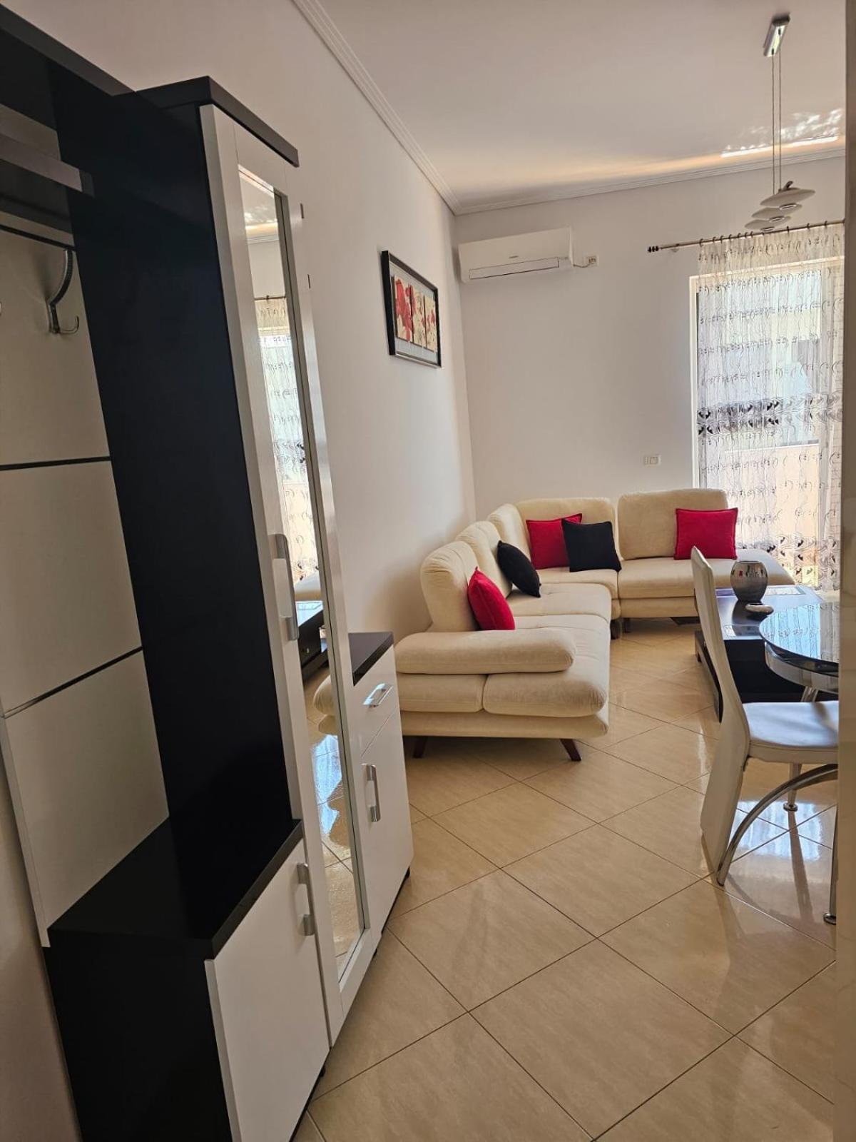 Noah Apartaments Sarandë エクステリア 写真