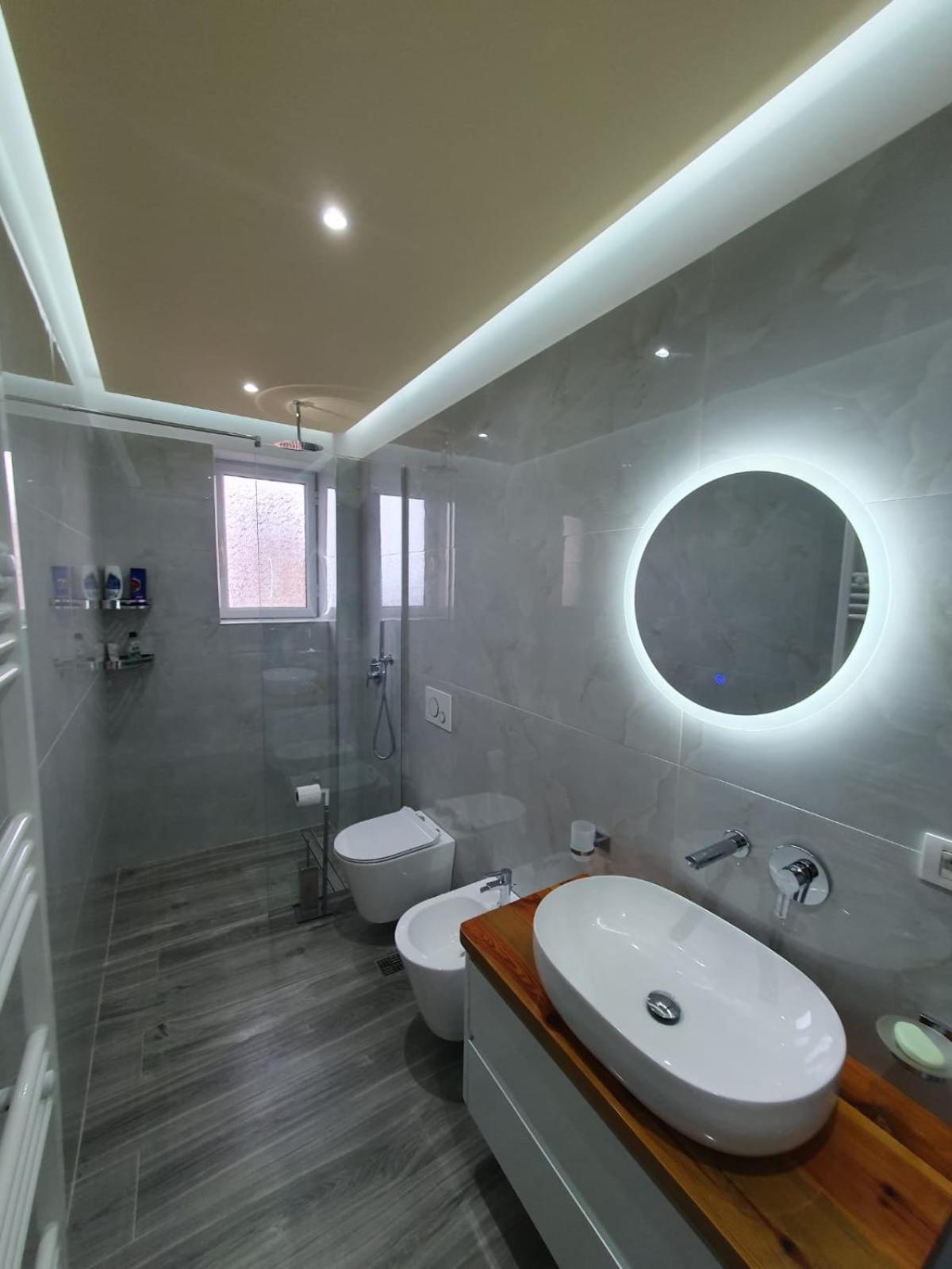 Noah Apartaments Sarandë エクステリア 写真