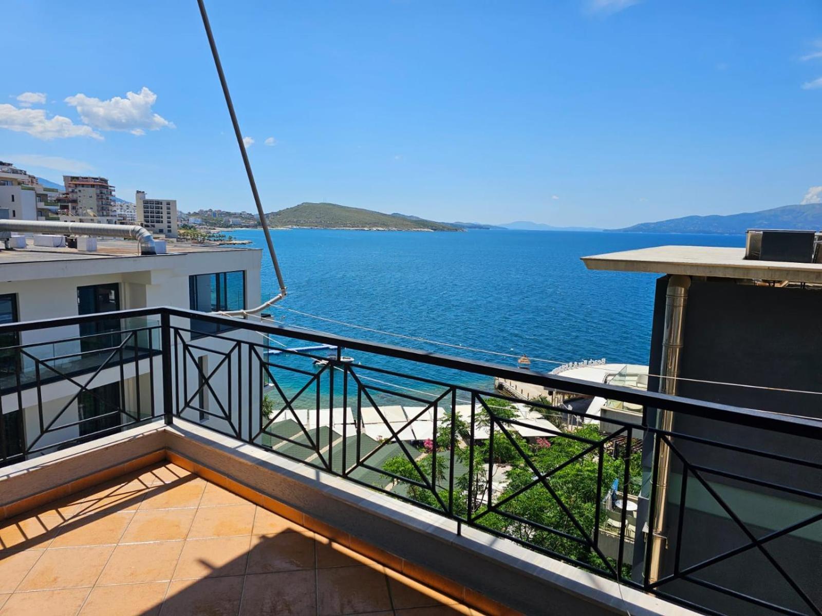 Noah Apartaments Sarandë エクステリア 写真