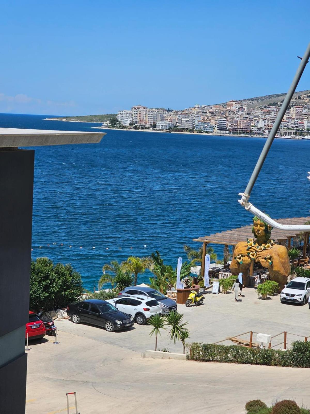 Noah Apartaments Sarandë エクステリア 写真