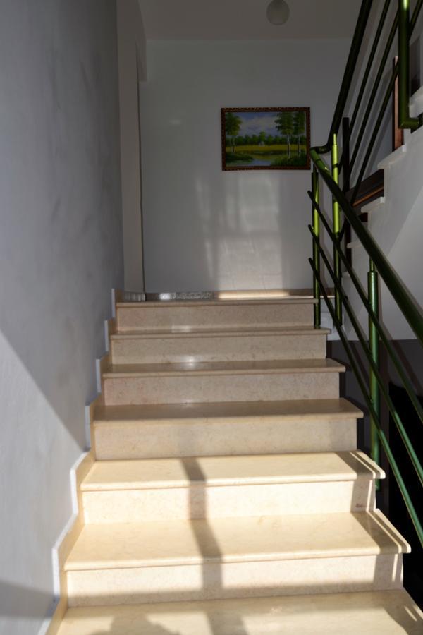 Noah Apartaments Sarandë エクステリア 写真